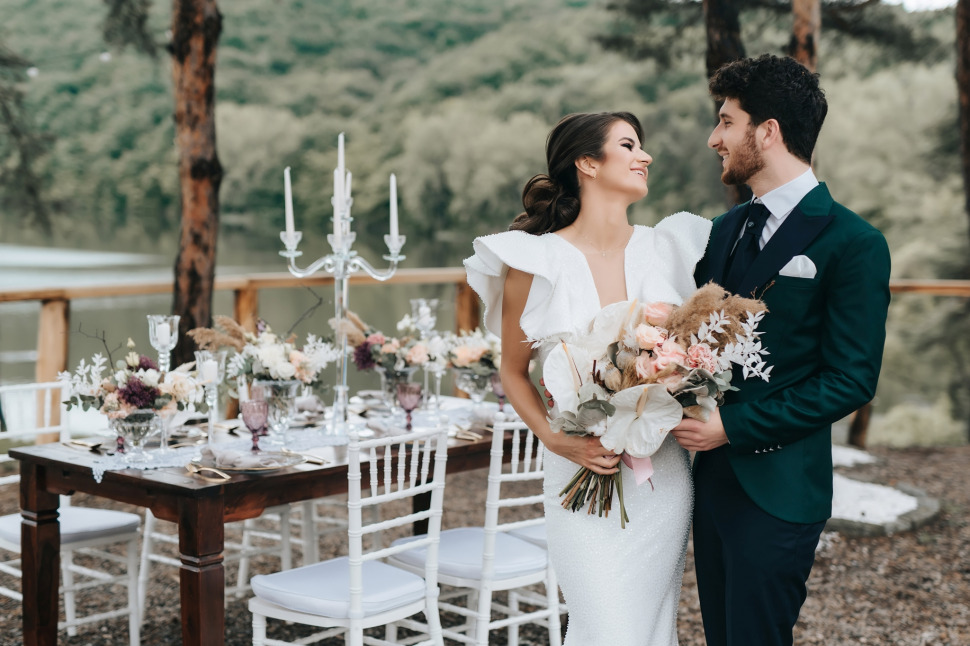Styled Shoot @Motel Gilau by Julius Paul (decoratiuni nunta si aranjamente florale)