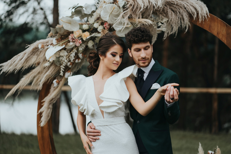 Styled Shoot @Motel Gilau by Julius Paul (rochie de mireasa si costum mire)